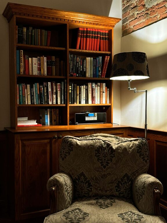 How to Create a Cozy and Inviting Reading Nook at Home